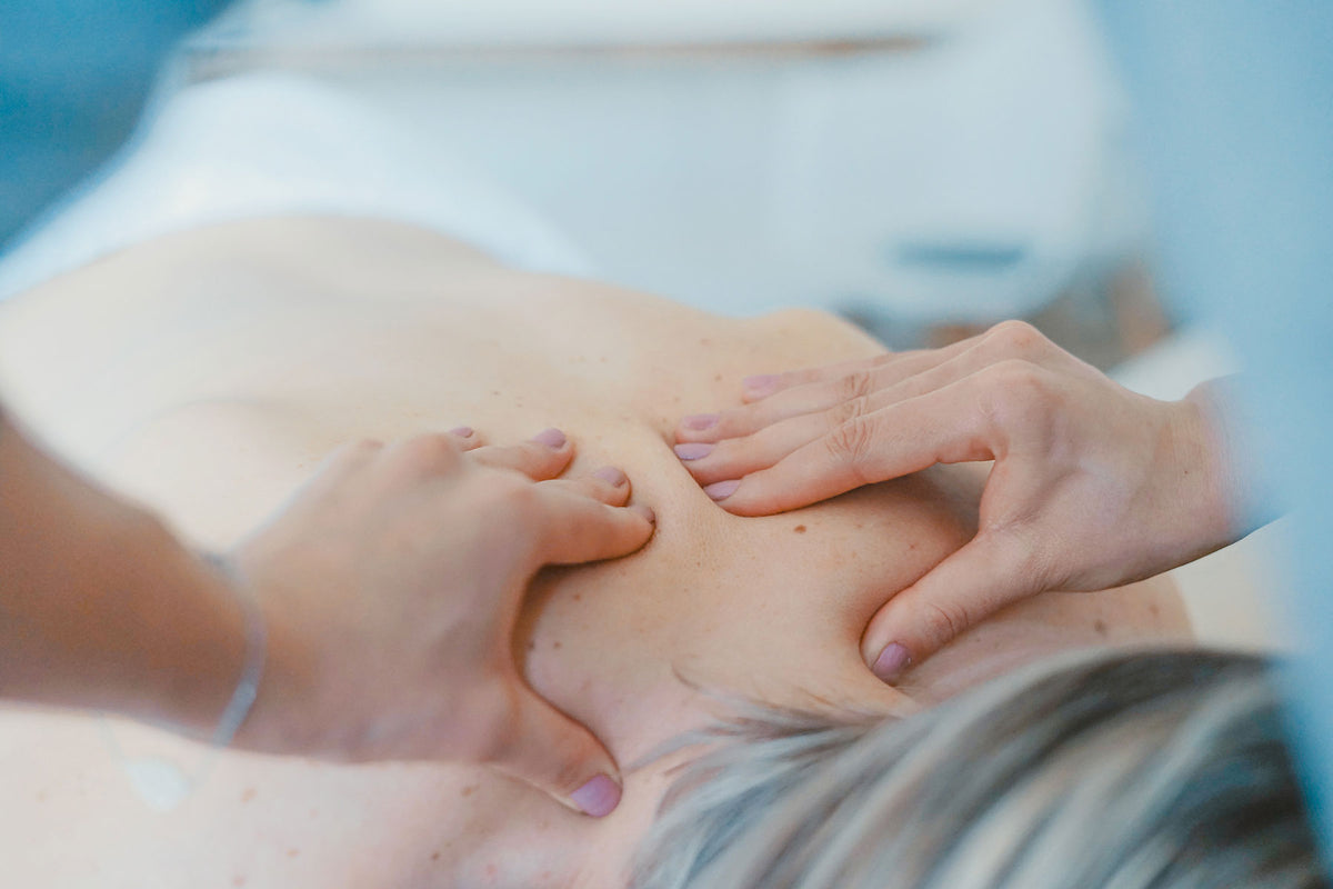 Give Love: The Art of Partner Massage